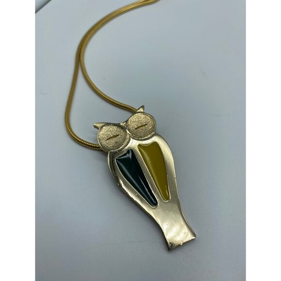 Vintage Gold tone with Green And Yellow enamel Owl Pendant Necklace boho 70s - Picture 8 of 8